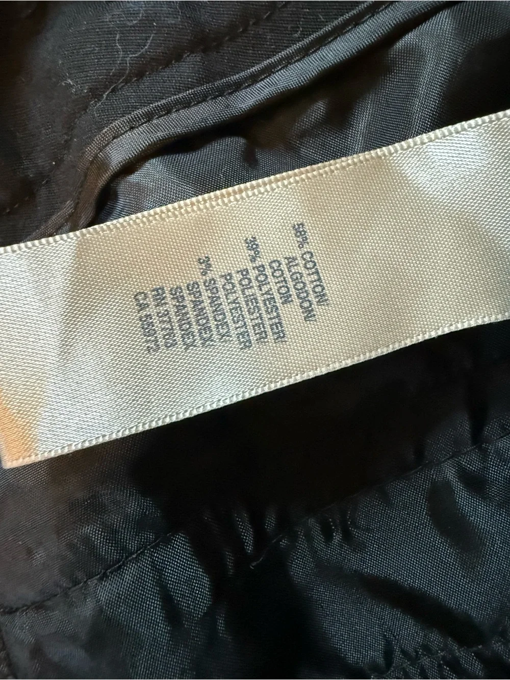 Rafaella | Black Curvy Capri Pants | Size 16W